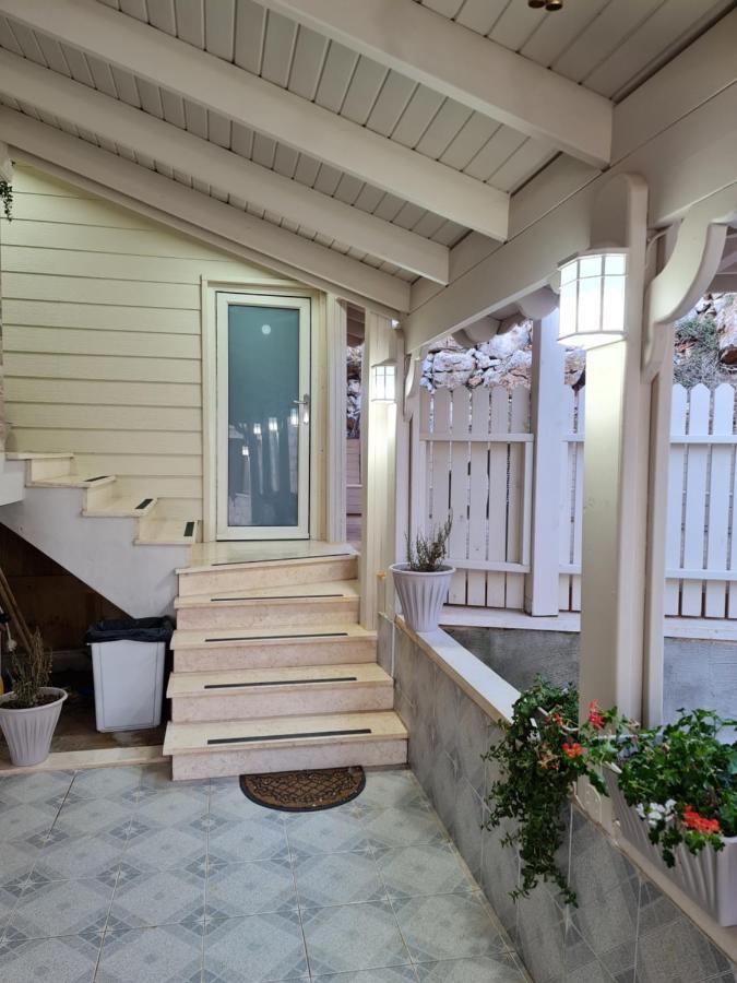 Vida Bhermon 2, One Small Wooden Cabin Majdal Shams Exterior foto
